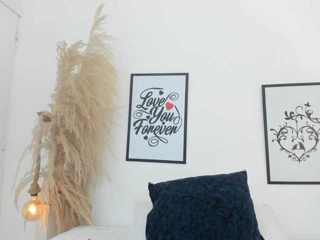 mia-lourence's BongaCams show and profile