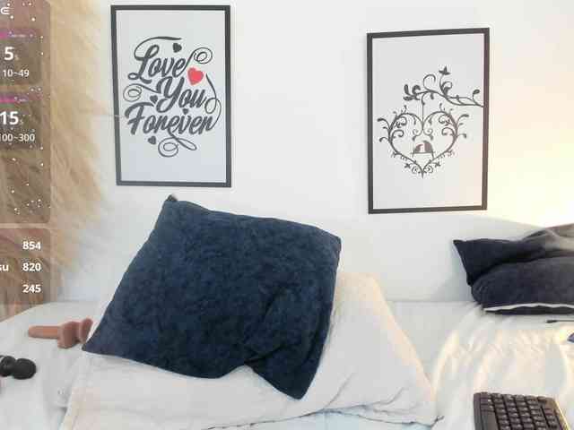 mia-lourence Live Webcam on BongaCams