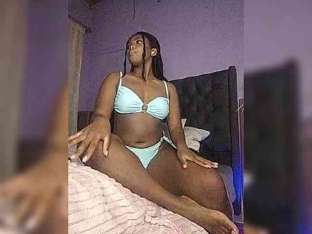 Elafiore Live Webcam on BongaCams