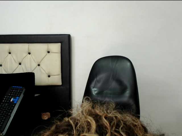  Kylie-Jen chat room