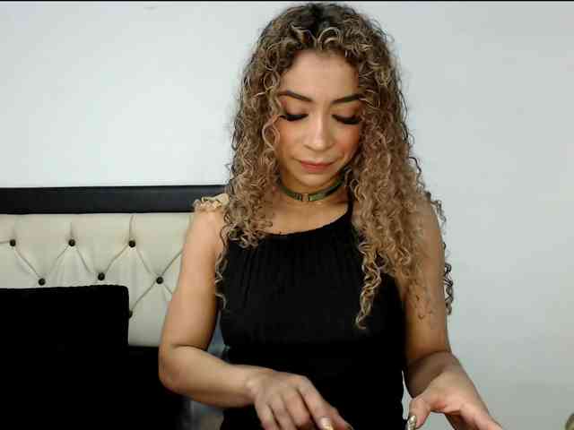 Kylie-Jen webcam
