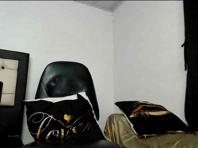 Kylie-Jen webcam