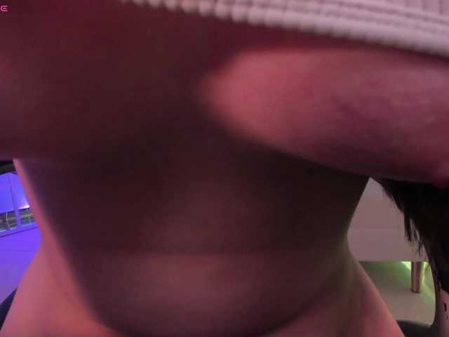 DolcieElliot's BongaCams show and profile