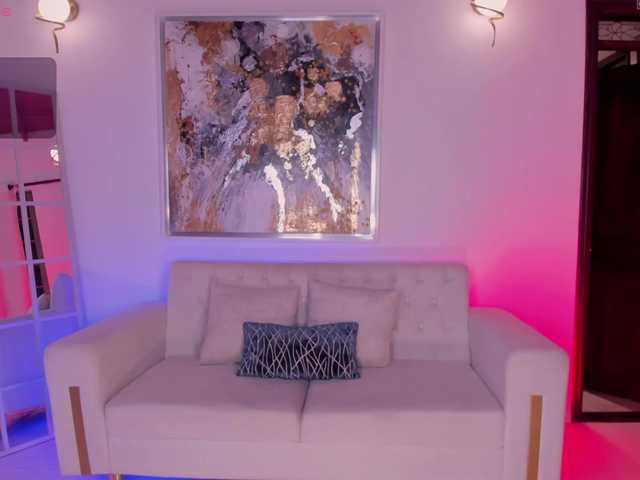 DolcieElliot's BongaCams show and profile