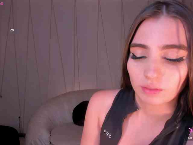 DolcieElliot webcam