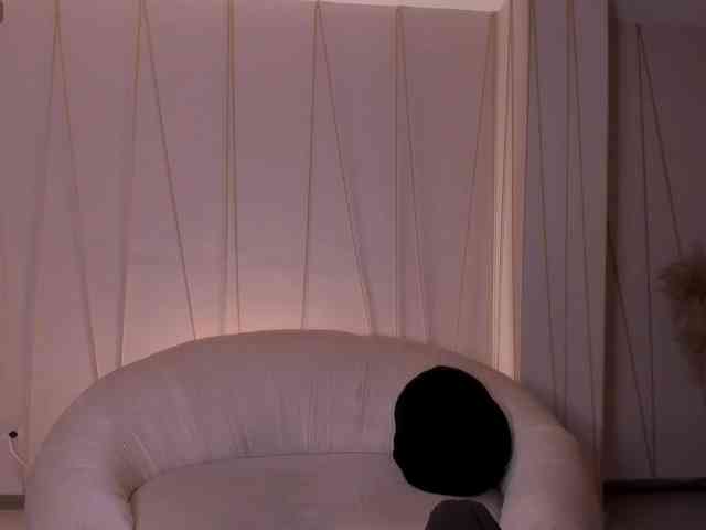 DolcieElliot webcam