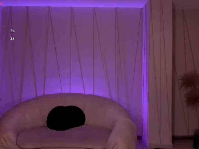 DolcieElliot webcam