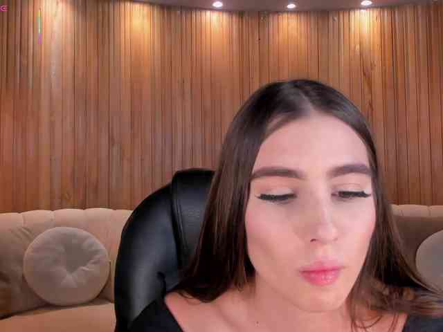 DolcieElliot webcam
