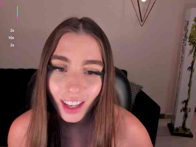 DolcieElliot webcam