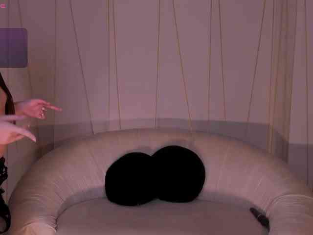 DolcieElliot webcam