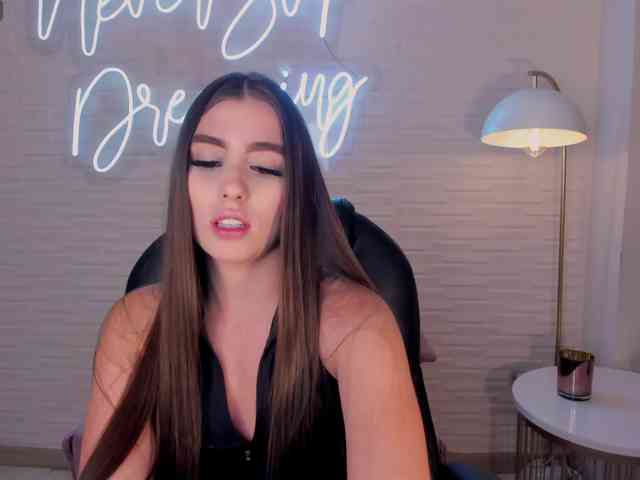 DolcieElliot webcam