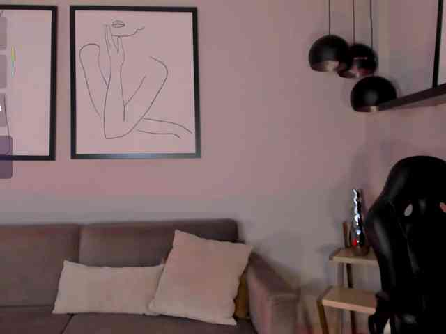 DolcieElliot webcam