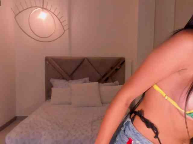 camsex chat MyaRavachi