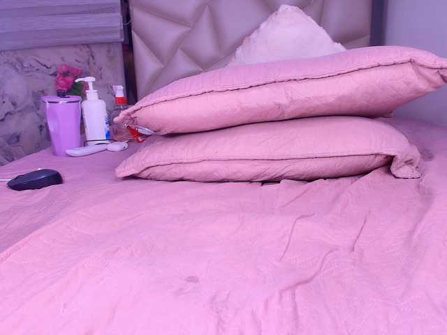 violetta-london's BongaCams show and profile