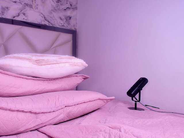 violetta-london's BongaCams show and profile