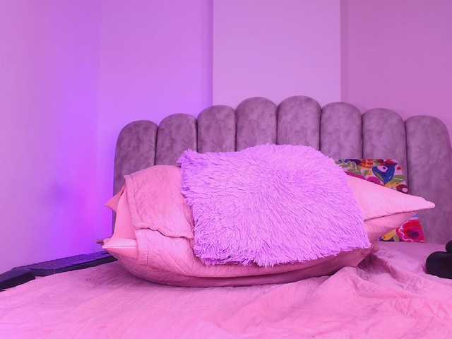 violetta-london's BongaCams show and profile