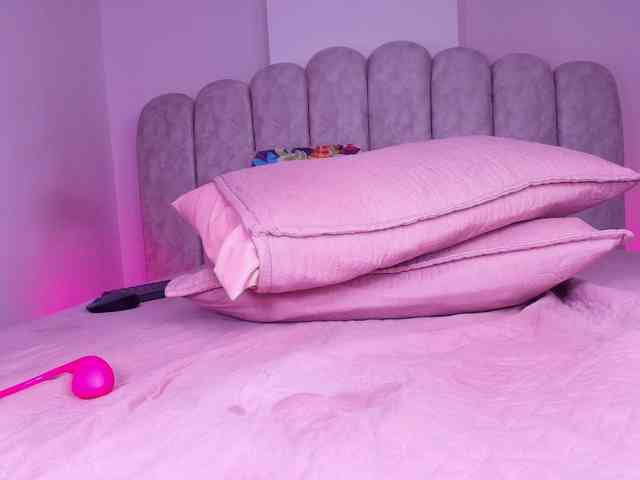 violetta-london Live Webcam on BongaCams