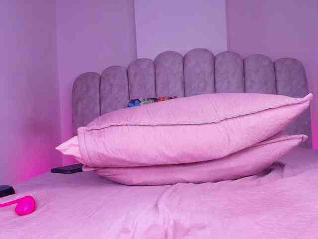 violetta-london Live Webcam on BongaCams