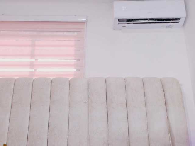 tinkerbell-'s BongaCams show and profile