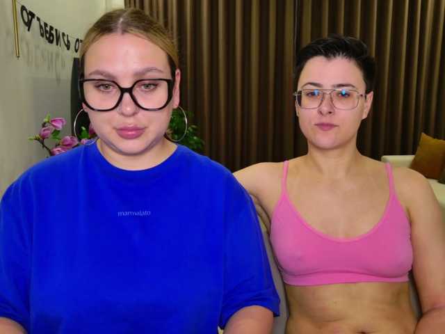 dreamteamgirls's BongaCams show and profile