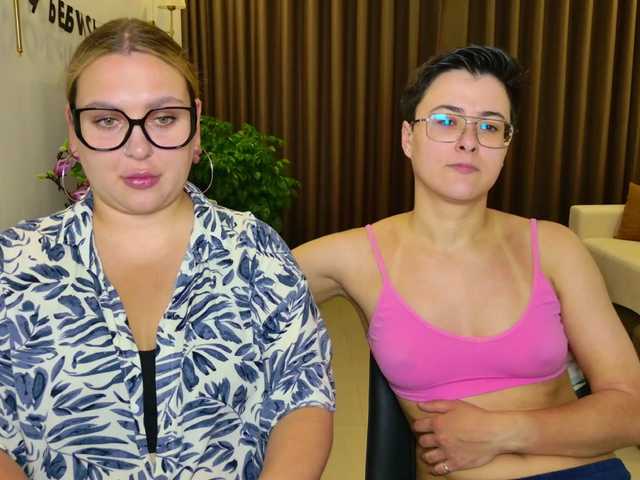 dreamteamgirls's BongaCams show and profile