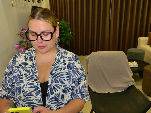 dreamteamgirls's BongaCams show and profile