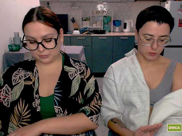 dreamteamgirls's BongaCams show and profile