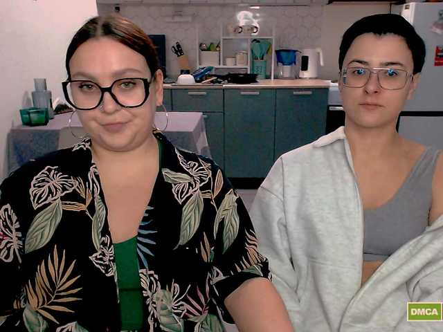 dreamteamgirls's BongaCams show and profile