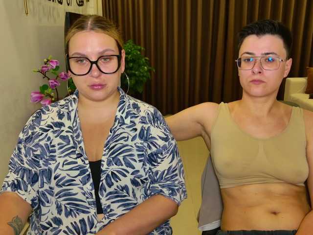 dreamteamgirls's BongaCams show and profile