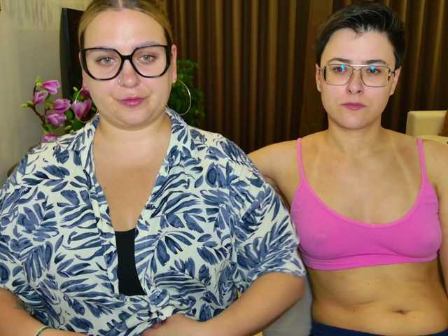 dreamteamgirls's BongaCams show and profile