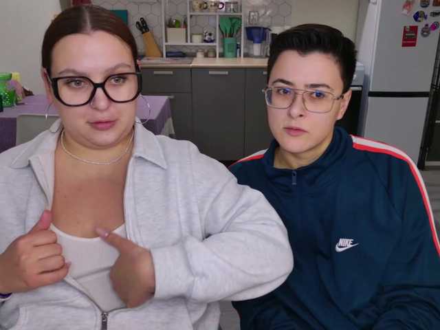 dreamteamgirls's BongaCams show and profile