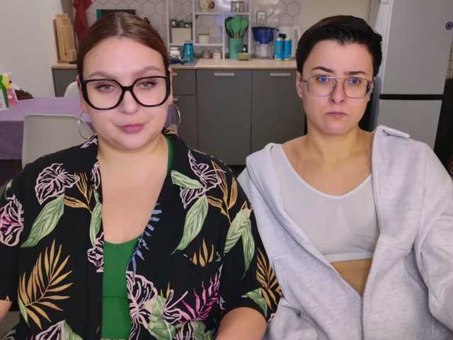 dreamteamgirls's BongaCams show and profile