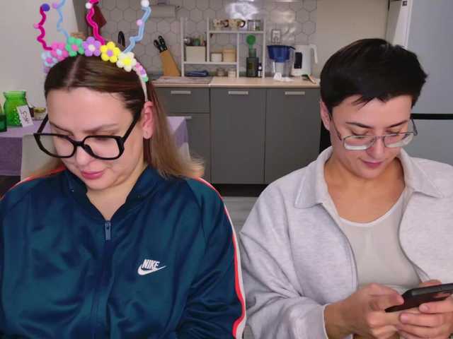 dreamteamgirls's BongaCams show and profile