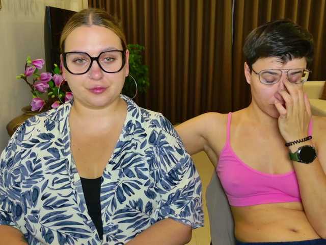 dreamteamgirls's BongaCams show and profile