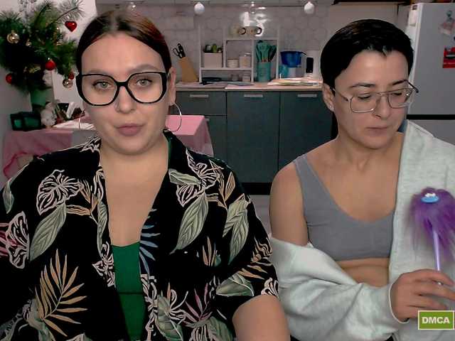 dreamteamgirls's BongaCams show and profile