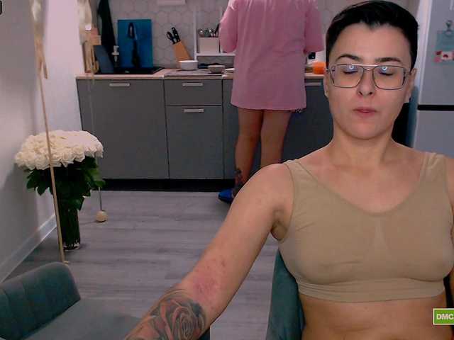 dreamteamgirls Live Webcam on BongaCams