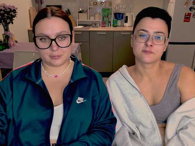 dreamteamgirls's BongaCams show and profile