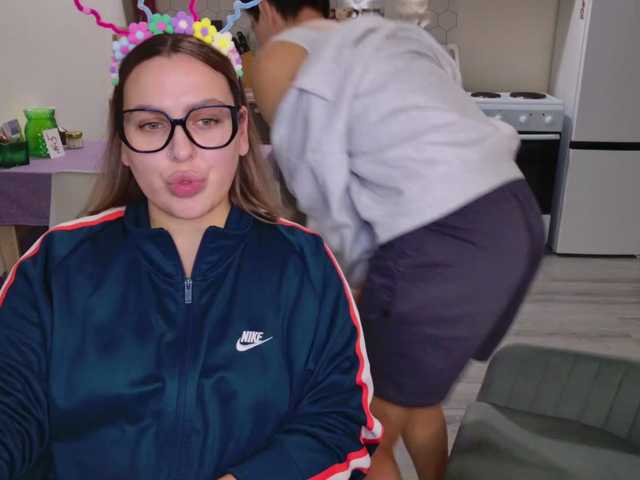 dreamteamgirls's BongaCams show and profile