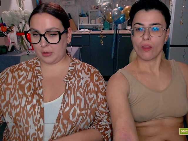 dreamteamgirls from BongaCams