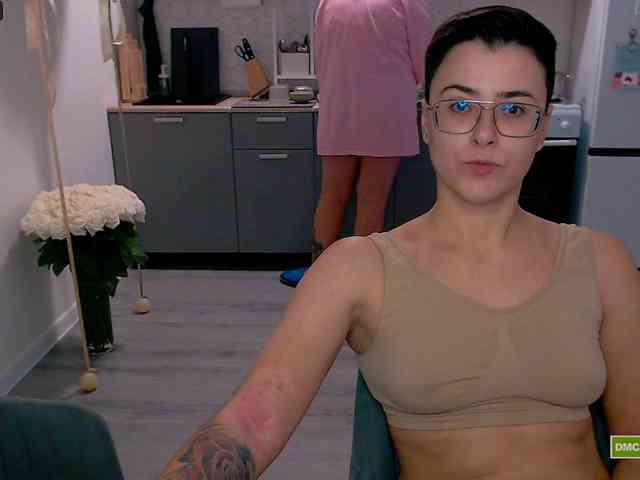 dreamteamgirls Live Webcam on BongaCams