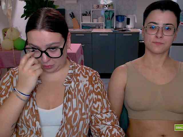 dreamteamgirls Live Webcam on BongaCams