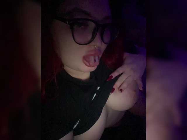 Aleksiab's BongaCams show and profile