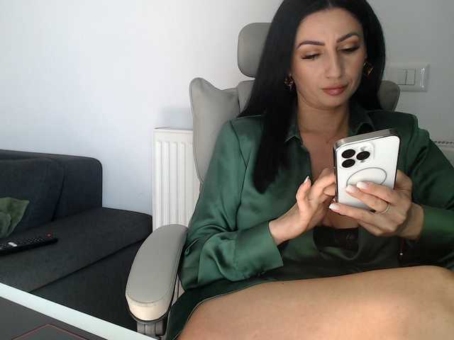 ElizabethAC's BongaCams show and profile