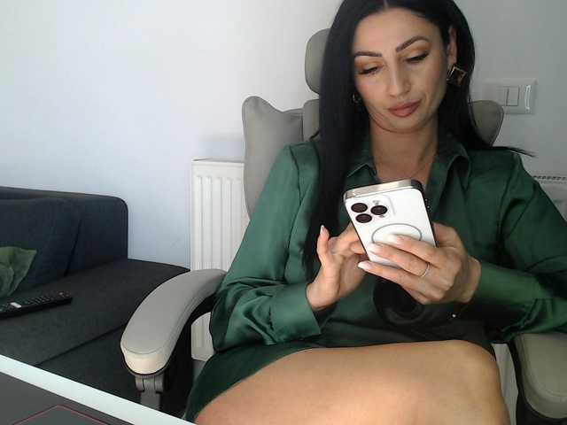 ElizabethAC's BongaCams show and profile