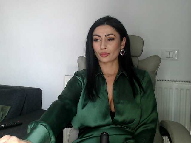 ElizabethAC's BongaCams show and profile