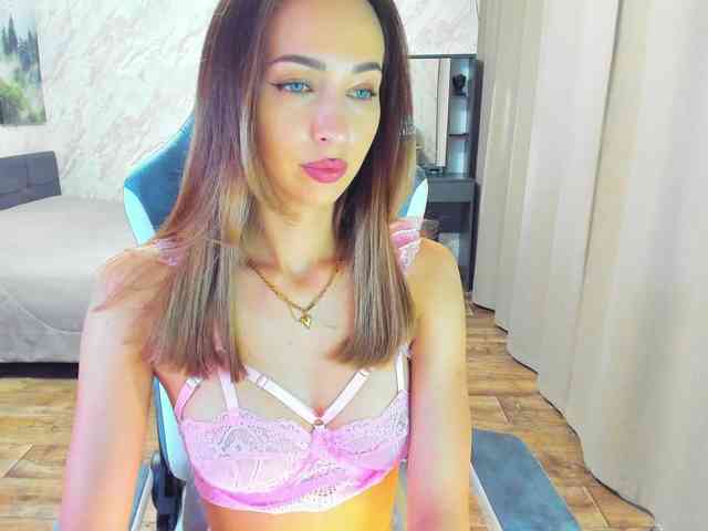 LolaLaLol webcam