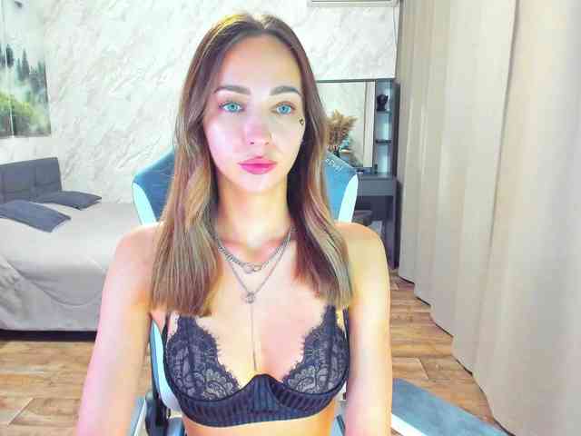 LolaLaLol webcam