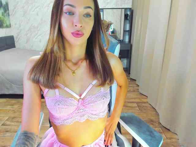 LolaLaLol webcam