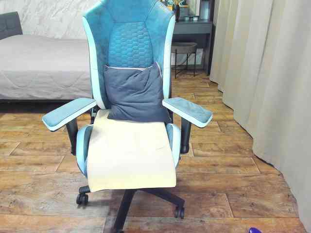 LolaLaLol webcam