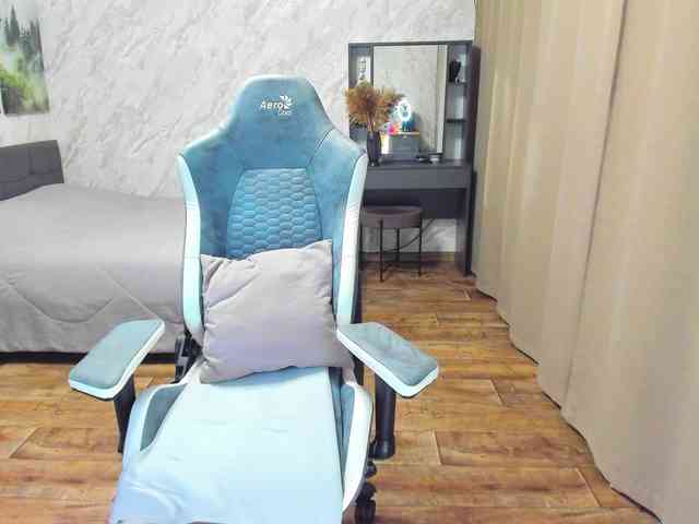 LolaLaLol webcam